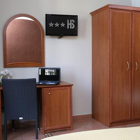 Hotel Stefano a Melito Melito di Napoli Bagian luar foto