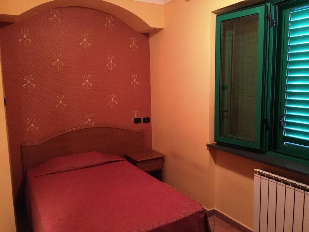 Hotel Stefano a Melito Melito di Napoli Bagian luar foto