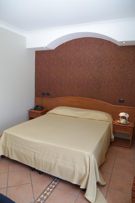 Hotel Stefano a Melito Melito di Napoli Bagian luar foto