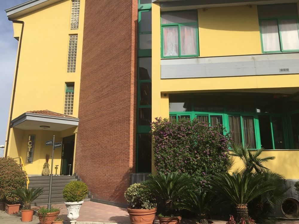 Hotel Stefano a Melito Melito di Napoli Bagian luar foto