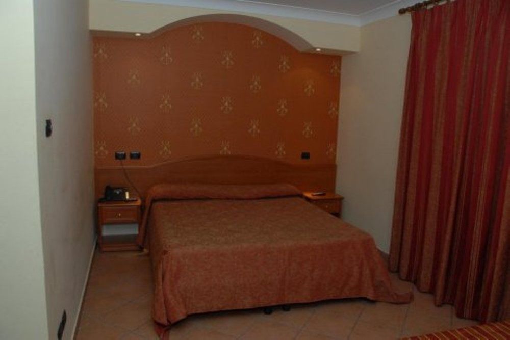 Hotel Stefano a Melito Melito di Napoli Bagian luar foto