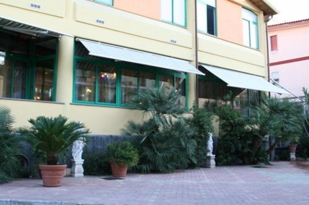 Hotel Stefano a Melito Melito di Napoli Bagian luar foto