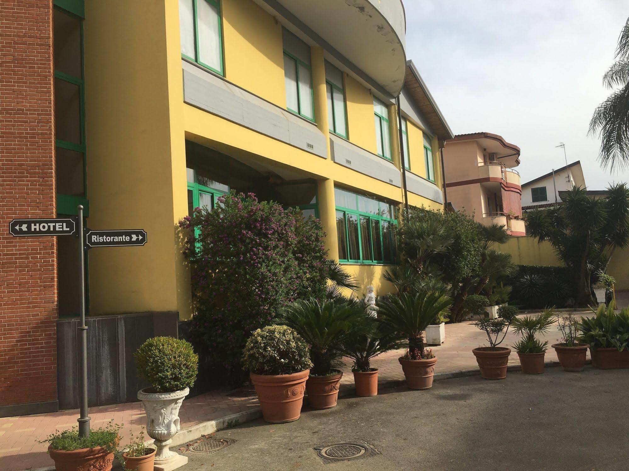 Hotel Stefano a Melito Melito di Napoli Bagian luar foto