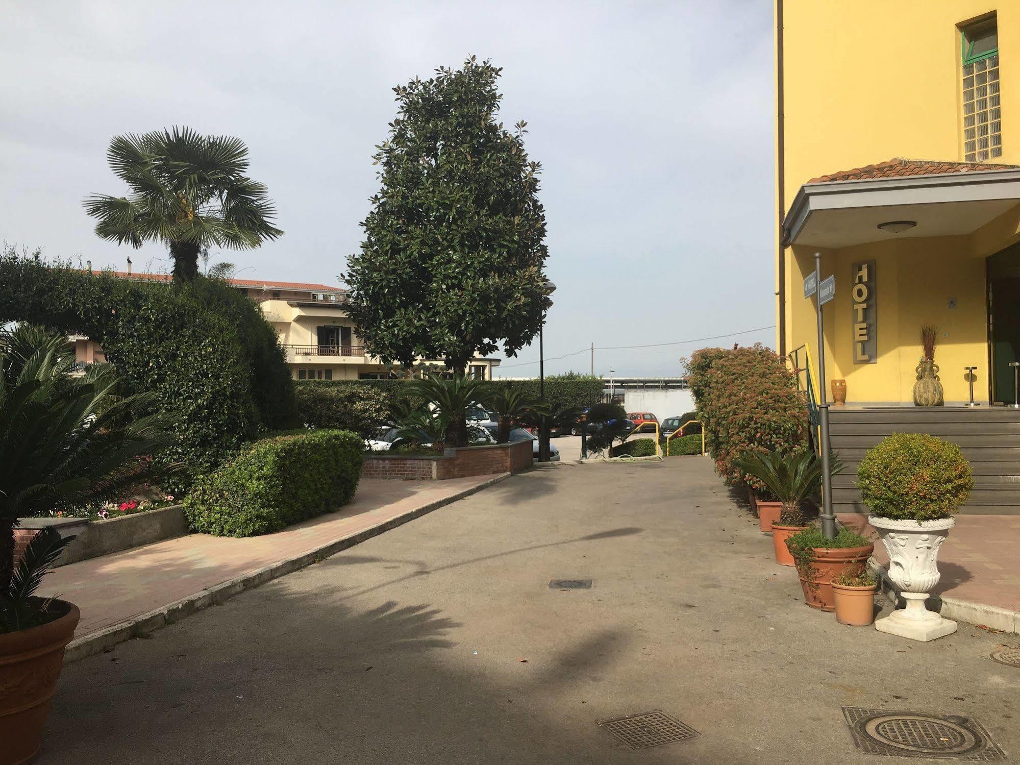 Hotel Stefano a Melito Melito di Napoli Bagian luar foto